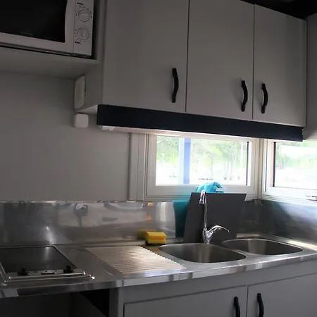 & אתר קמפינג 3*