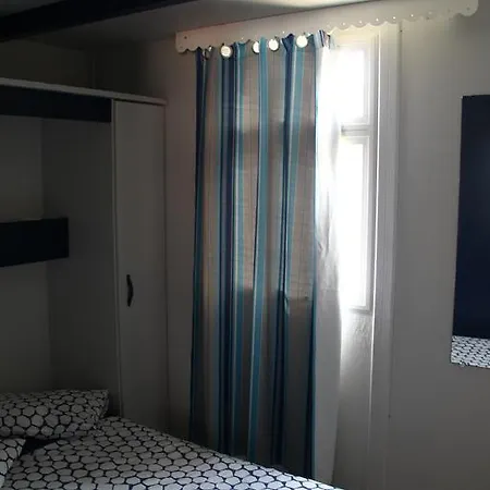 & אתר קמפינג